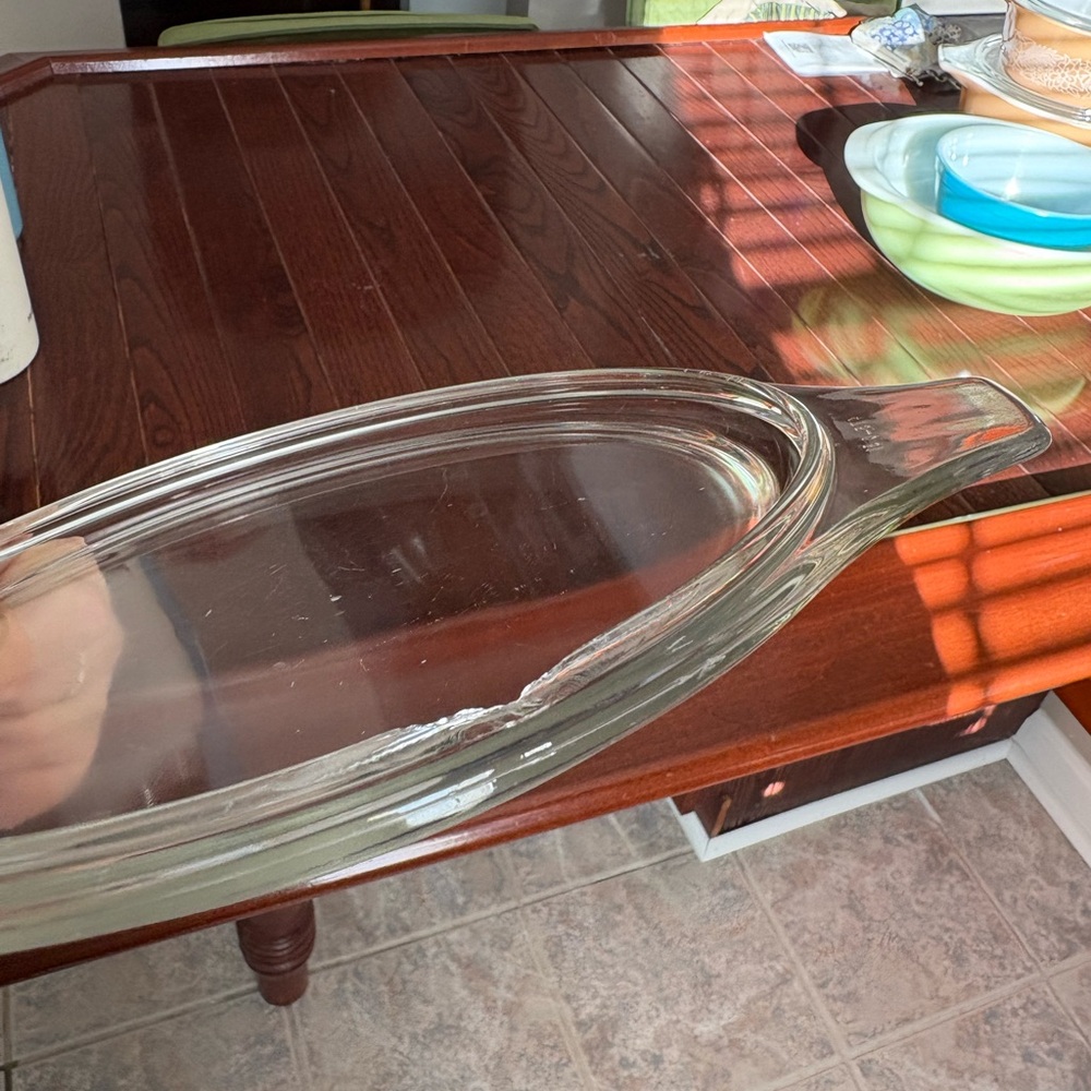Vintage Pyrex Butterfly Gold 475 Casserole 2.5 qt - damaged - Picture 7 of 8